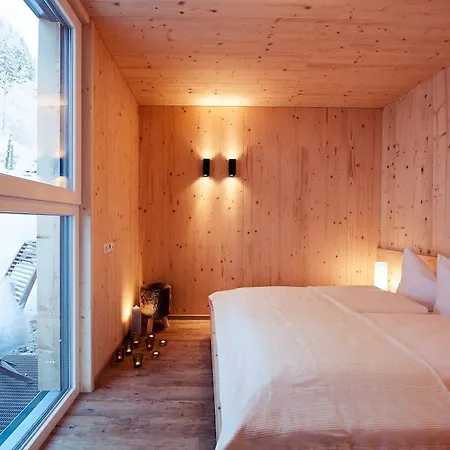 Zum Stubaier Gletscher - Wald Нойштифт-им-Штубайталь