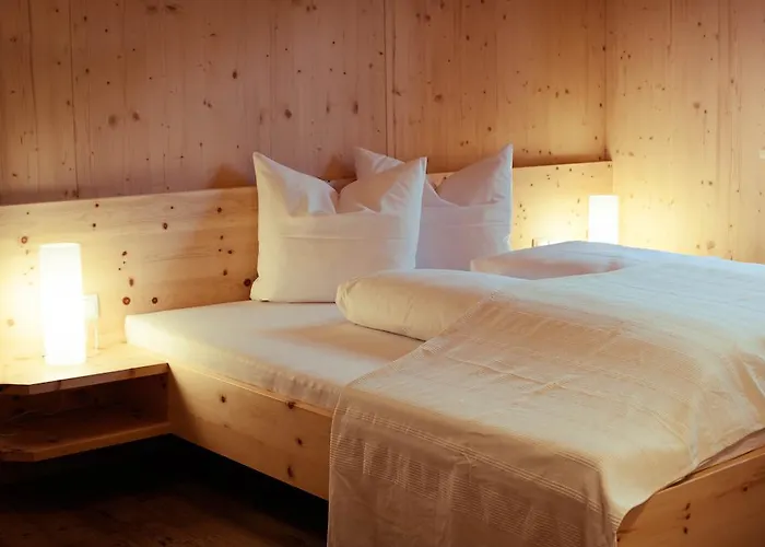 Zum Stubaier Gletscher - Wald