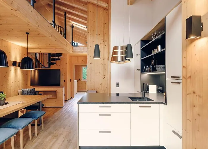 Zum Stubaier Gletscher - Wald *