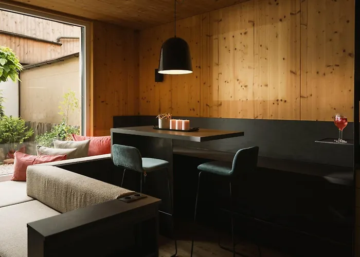 Zum Stubaier Gletscher - Wald * Neustift im Stubaital